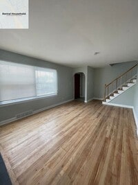 Building Photo - Spacious 3 Bedroom Home with Fenced Yard-Only $1200 a month