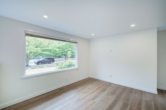 Building Photo - 3bd/1.5ba Seattle House
