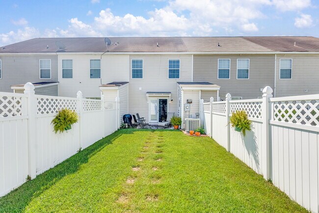 Building Photo - 34 Bushwood Dr