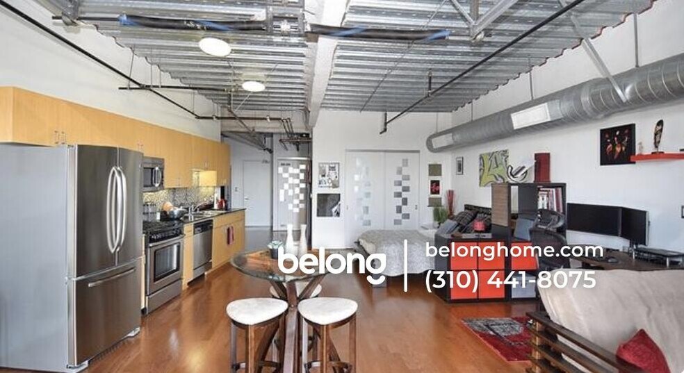 Building Photo - 200 N San Fernando Rd