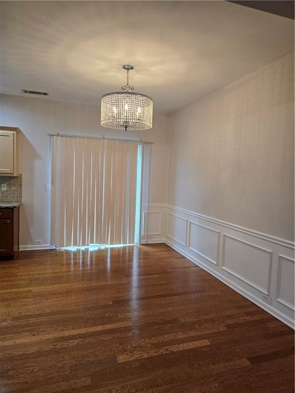 Building Photo - 1934 Dilcrest Dr