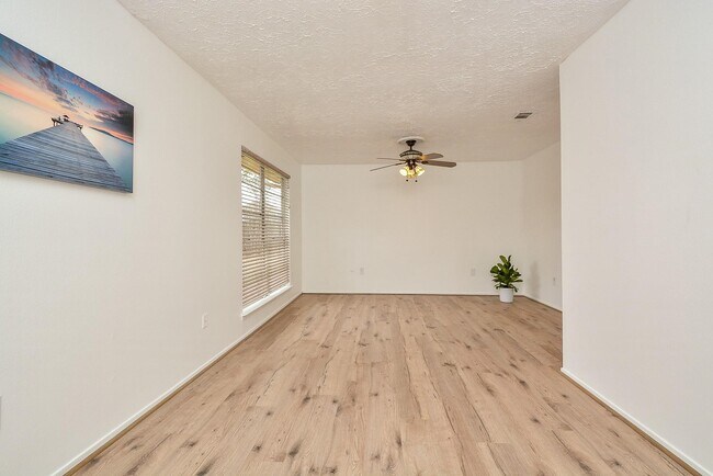 Building Photo - 3315 Honey Creek Dr