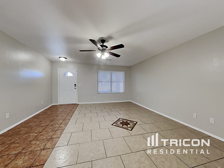 Building Photo - 8554 E Kiva Ave