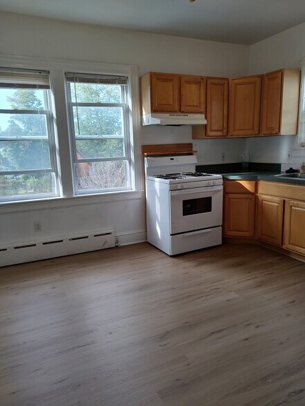 Building Photo - 42 Holyoke Rd