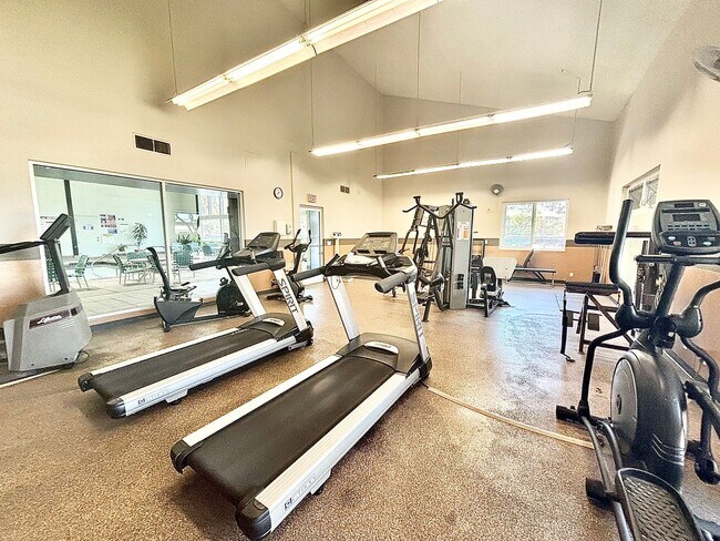 Building Photo - Surfside III / Port Hueneme / 1 bedroom on the 2nd floor with Oceanviews!