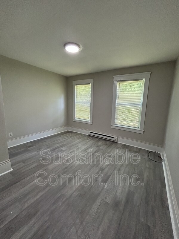 Building Photo - 254 Belmont St