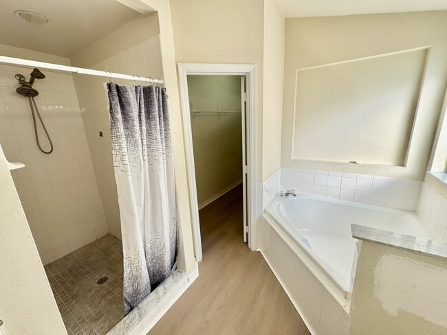 Building Photo - 1317 Casterton Cir