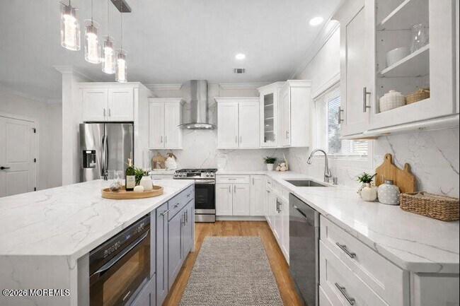 Building Photo - 133 Grant Ave