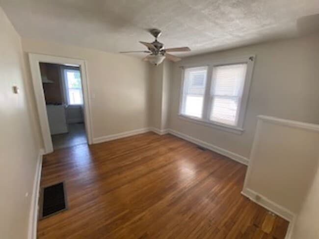 Building Photo - 2535 Deming Ave