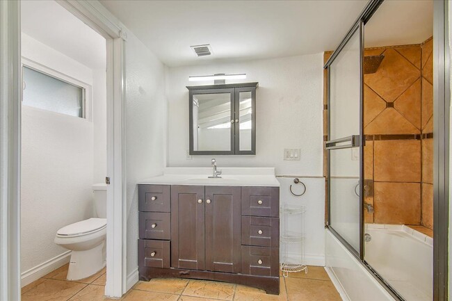 Building Photo - 6513 Corbin Ave