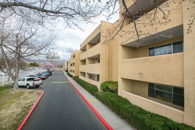 Building Photo - 1st Month Rent Free! Absolutely darling, fully remodeled, single story, updated condo in a NE Hei...