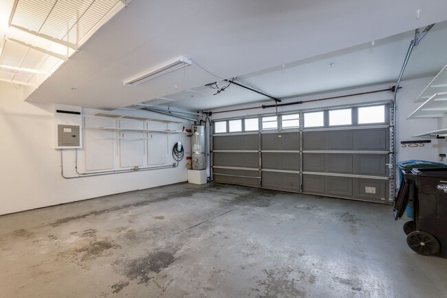 Building Photo - 3 Bed / 2.5 Bath townhome at the Cove in Redwood Shores with garage parking and EV charger. YouTu...