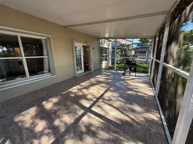 Building Photo - 2633 Bogota Ave