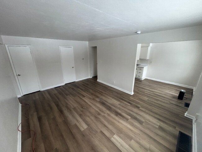 Building Photo - 2616 Newport Ave