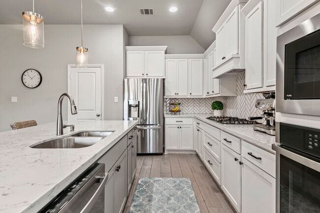 Building Photo - 23322 Amoroso St