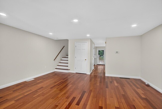 Building Photo - 128 Parker St