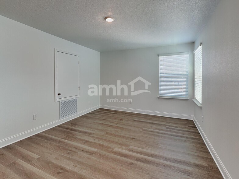 Building Photo - 16393 Aubergine Aly