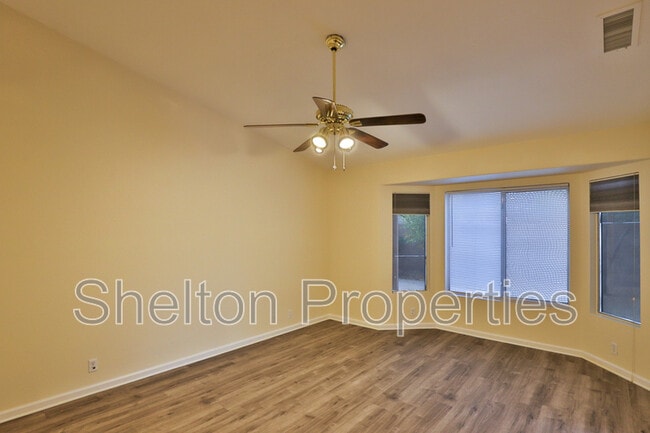 Building Photo - 8963 W Ocotillo Rd