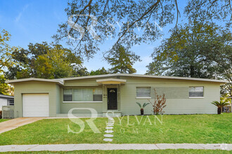 Building Photo - Carve Out a Great Life Here!