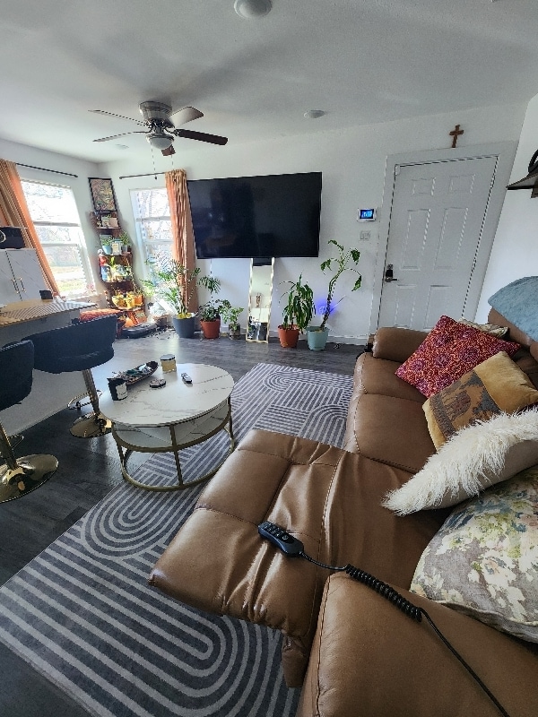 Building Photo - 5212 Ina St