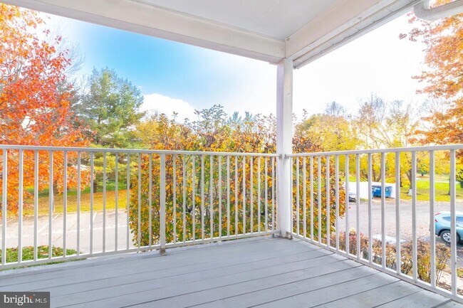 Building Photo - 721 Walden Cir