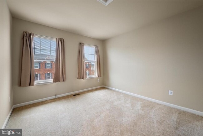 Building Photo - 105 Domino Ct