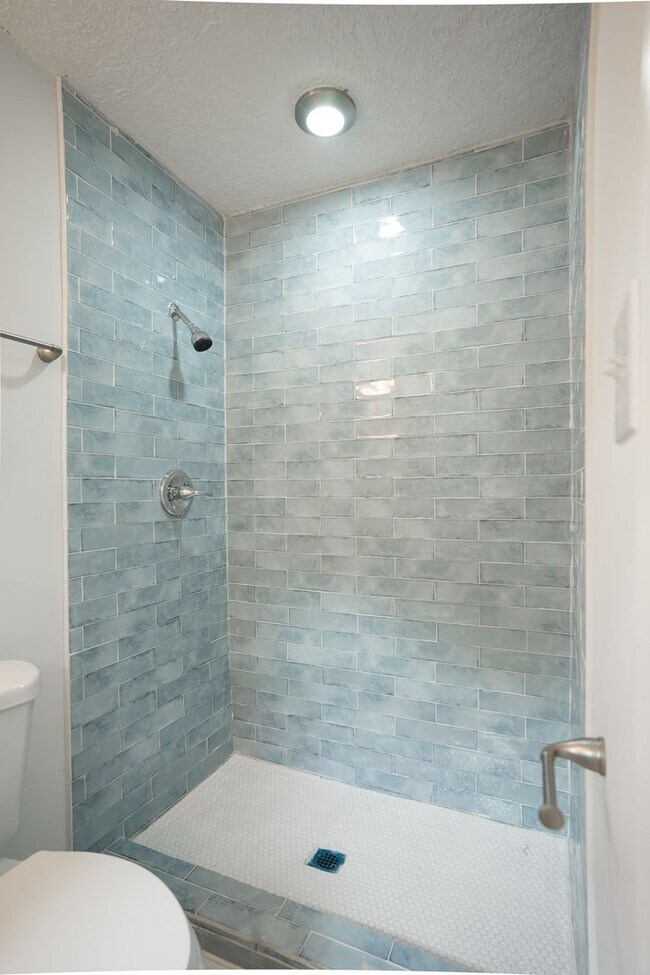 Building Photo - 3120 Edinburgh Dr
