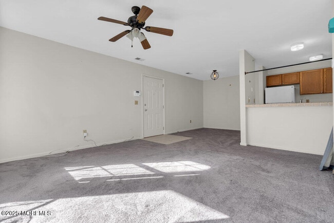 Building Photo - 25 Jockey Ln