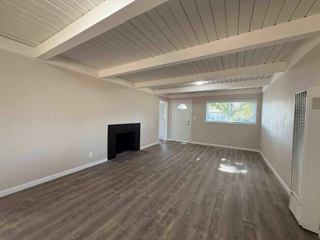 Building Photo - 2312 Barcelona Way