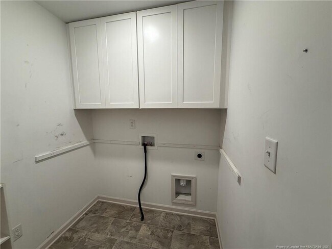 Building Photo - 7301 Hyannis Dr