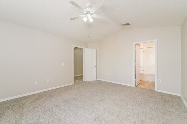 Building Photo - 671 Eagle Pointe S