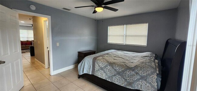 Building Photo - 10706 N 15th St