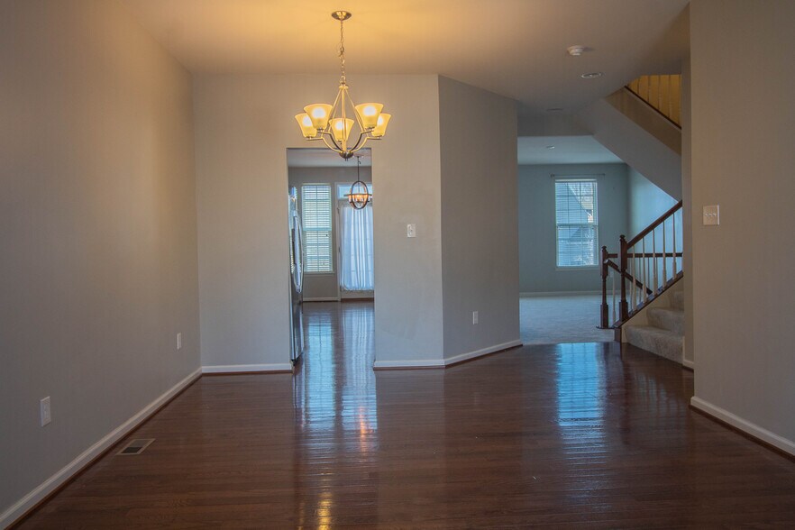 Building Photo - 143 Margaretta Dr