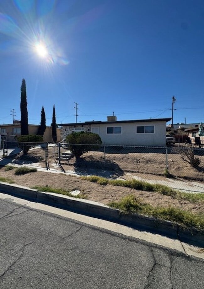 Building Photo - 1130 Mojave Dr