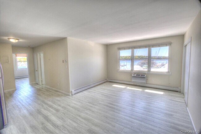 Building Photo - 3 Toms Point Ln