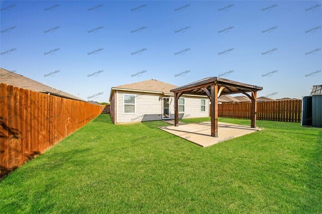 Building Photo - 10201 Hidden Village Dr