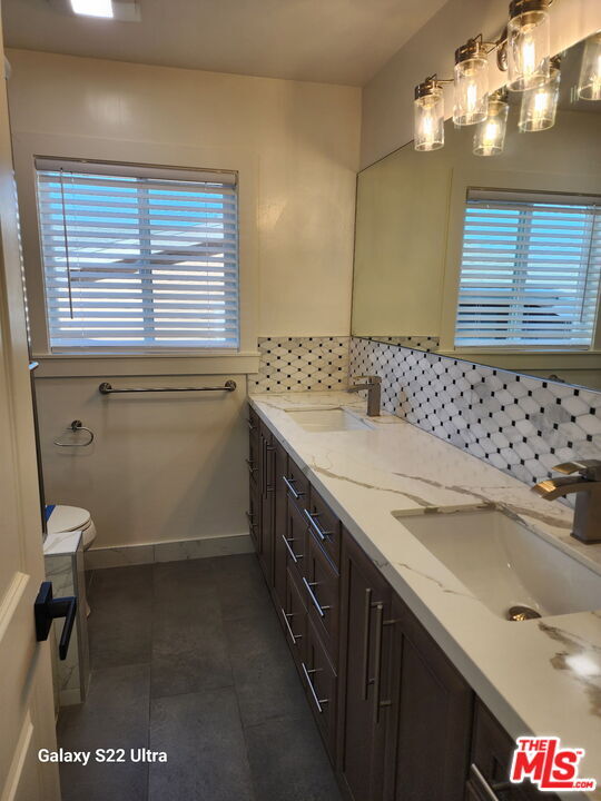 Building Photo - 15624 Gaymont Dr