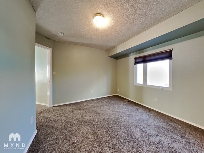Building Photo - 6065 Fescue Dr