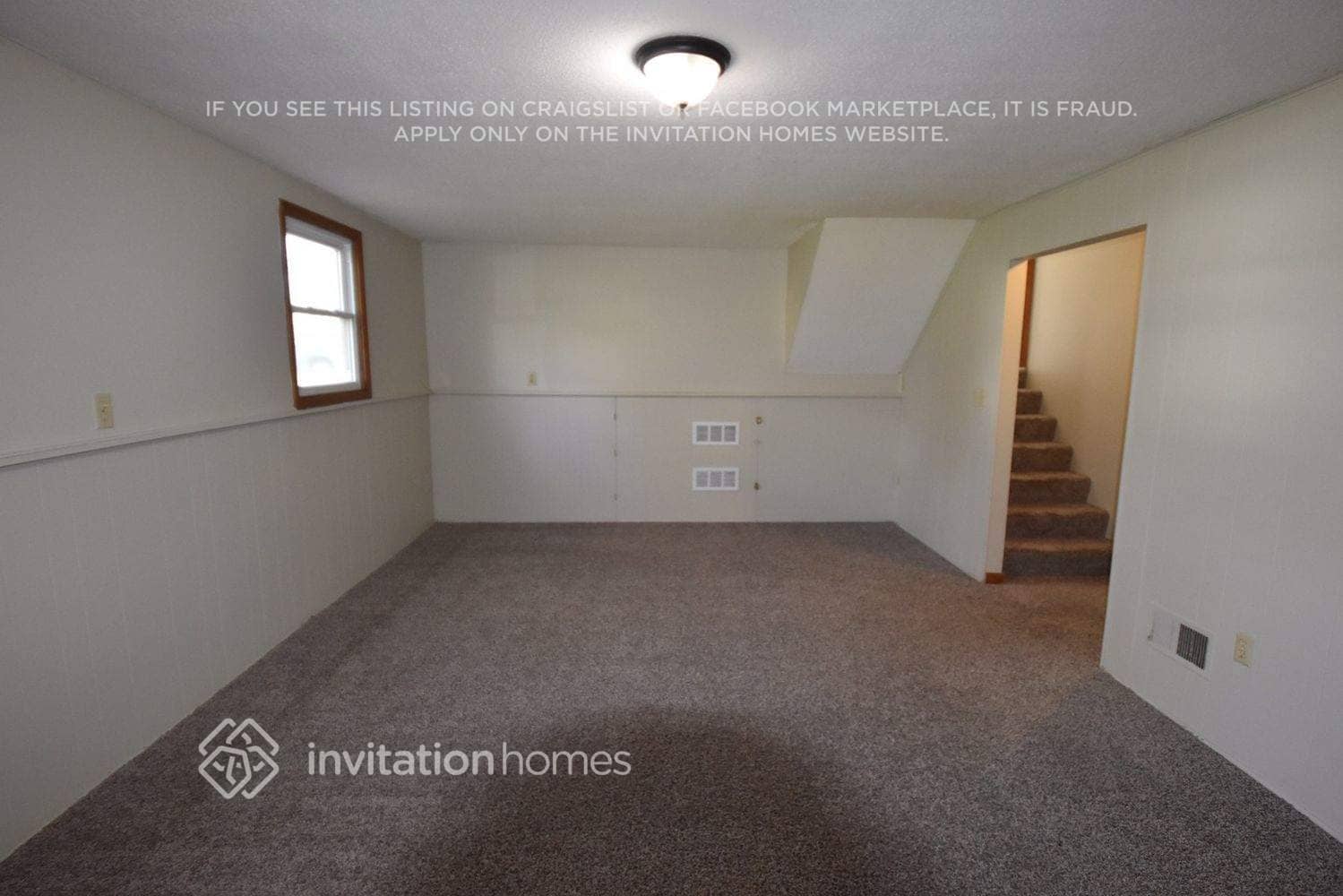 Building Photo - 10440 Thrush St NW