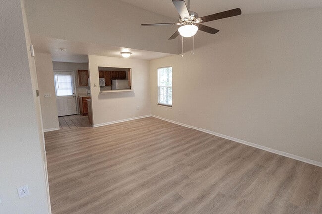 Building Photo - 1325 Godas Cir