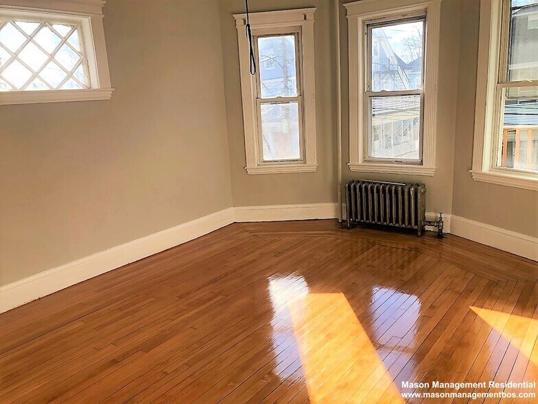 Apt 2 - 19 Arden St