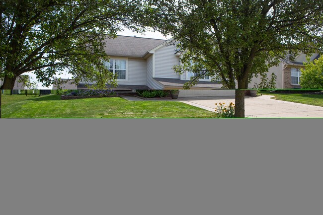 Building Photo - 38286 Brook Dr