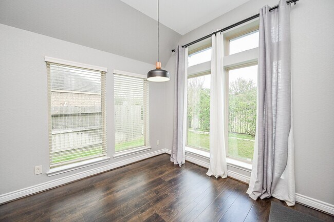 Building Photo - 11230 Dunstan Hill Dr