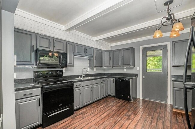 Building Photo - 3776 Feather Ln