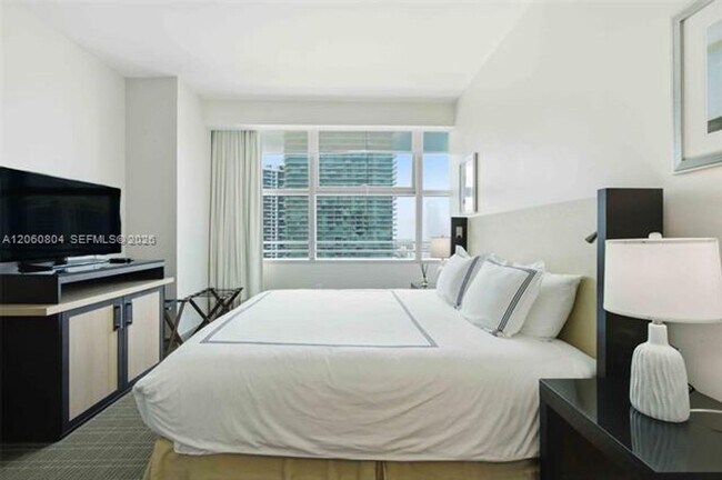 Building Photo - 1395 Brickell Ave