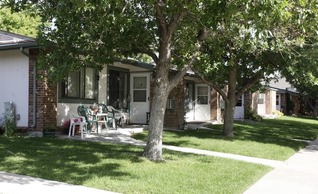 Building Photo - Squire Village Apartments