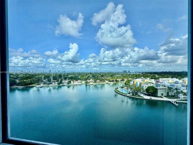 Building Photo - 5900 Collins Ave