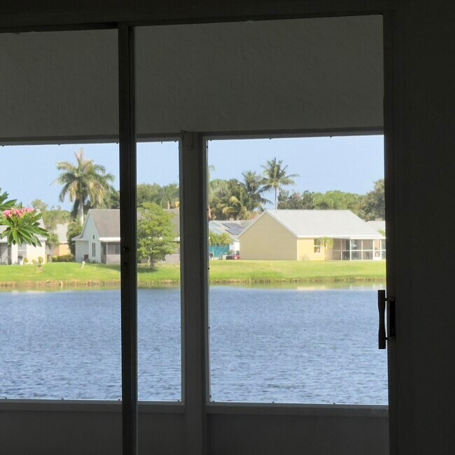 Building Photo - 53 Heather Cove Dr