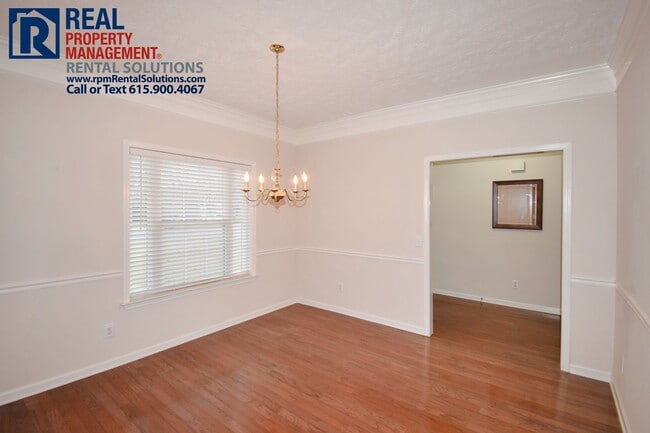 Building Photo - Adorable brick home in a great neighborhood! Huge bonus room and 2 car garage!