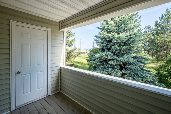 Building Photo - Town house in Post Falls